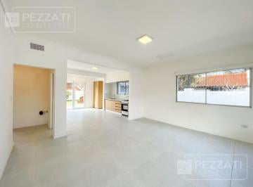 Casa · 130m² · 3 Ambientes · Casa en Venta en Zona Constitucion.3 Ambientes. Garage. Parque
