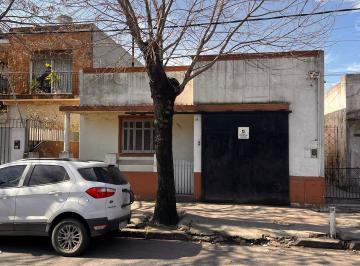 PH de 2 ambientes, Lanús · PH Al Frente a Refaccionar Oportunidad 2 Ambientes