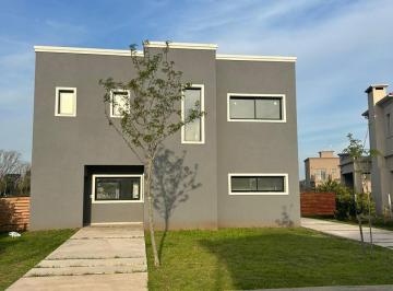 Casa de 4 ambientes, Pilar · Casa 5 Ambientes Barrio Sanpablo