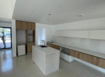 Casa · 131m² · 6 Ambientes · 2 Cocheras · Casa Premium 3 Dorm. - Distrito Sur