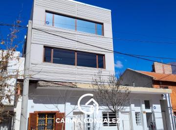 PH · 161m² · 4 Ambientes · PH en a La Venta de 3 Dorm. en Neuquén Capital