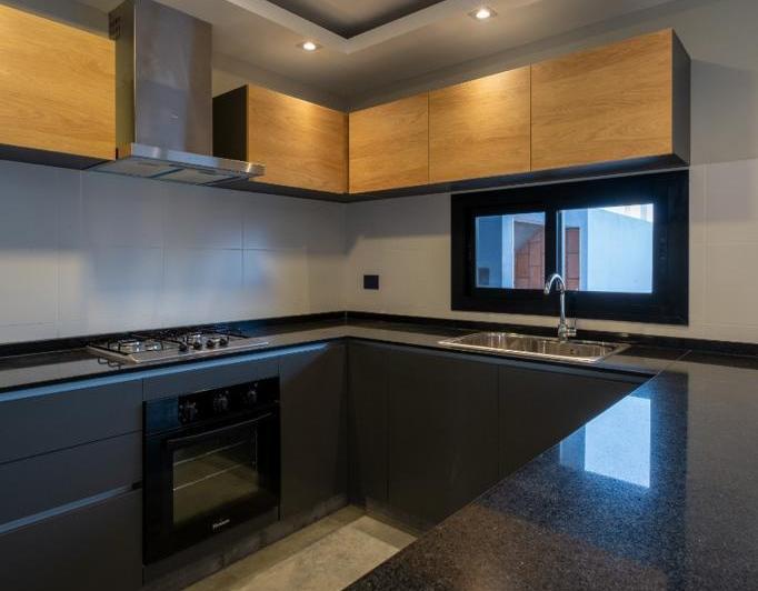 Casa · 180m² · 4 Ambientes · 2 Cocheras