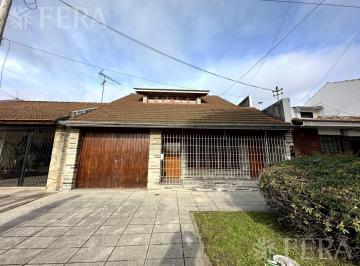 Casa · 163m² · 3 Ambientes · 1 Cochera · Venta de Casa 3 Ambientes en Bernal Oeste