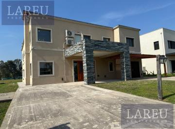 Casa · 320m² · 7 Ambientes · Casa en Venta - Casuarinas del Pilar