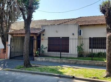 PH · 90m² · 4 Ambientes · 1 Cochera · PH de 4 Ambientes en Venta en Villa Sarmiento