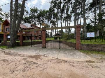 Casa de 4 ambientes, Mar Azul · Casa Pupi + Lote en Venta.