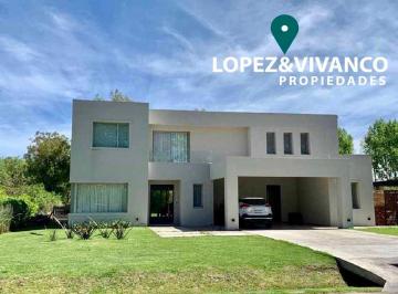 Casa de 5 ambientes, Pilar · Alquiler de Verano en Pilar, Champagnat, Estancias del Pilar.
