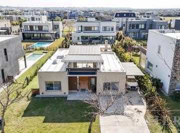 Casa de 5 ambientes, Escobar · Casa en Venta con Renta Sobre Lote Interno Barrio Vistas Puertos, Escobar