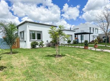 Casa · 160m² · 5 Ambientes · 1 Cochera · Casa en Venta Sobre Lote Interno en Área 7 San Sebastián