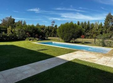 Casa · 250m² · 5 Ambientes · 2 Cocheras · Casa en Alquiler en San Francisco, Villanueva, Tigre