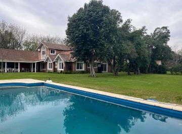 Casa · 390m² · 6 Ambientes · 2 Cocheras · Excelente Propiedad en Venta en Martindale Country Club