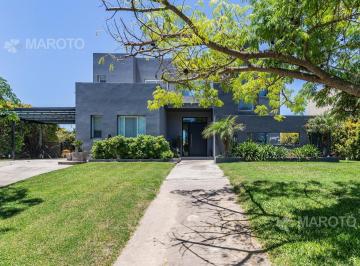 Casa · 195m² · 5 Ambientes · 2 Cocheras · Casa en Venta en El Canton Al Agua - Maroto Propiedades