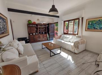 Casa · 162m² · 5 Ambientes · 2 Cocheras · Chalet 5 Ambientes con Jardín y Pileta, Tu Oasis en S. I
