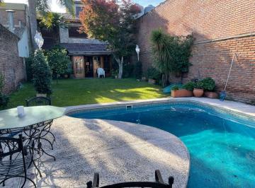 Casa de 7 ambientes, Villa Luro · Oportunidad - Casa 7 Ambientes - 4 Dorm - 2 Cocheras - Jardin y Piscina