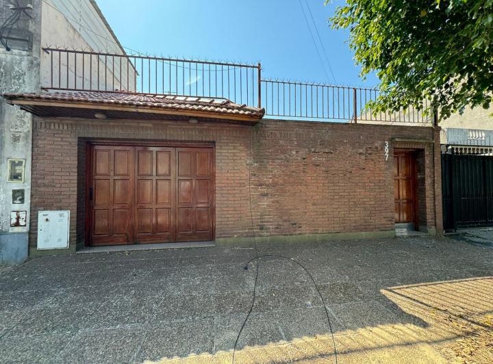 Casa · 90m² · 3 Ambientes · 1 Cochera