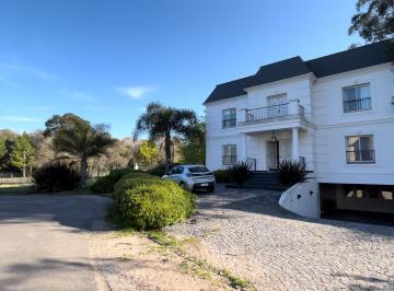 Casa de 5 ambientes, Berazategui · Casa en Venta en Abril. Entorno Increíble.