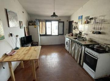 Casa · 275m² · 4 Ambientes · 1 Cochera · Casa en Venta de 3 Dorm. en Barrio General Bustos