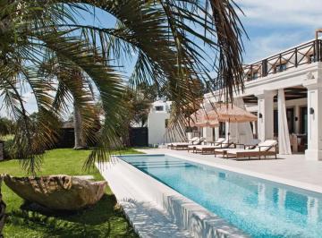 Casa · 695m² · 7 Ambientes · 3 Cocheras · Excelente Casa en Venta y Alquiler, Punta Ballena