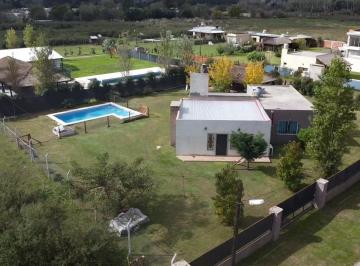 Quinta vacacional de 4 ambientes, Cañuelas · Casa con Pileta en Venta en Cañuelas