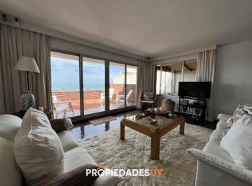 Foto1 · Excelente Propiedad en Primera Linea de Playa Brava
