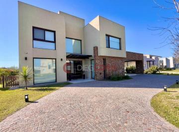 Casa · 350m² · 5 Ambientes · 6 Cocheras · Venta Casa 5 Amb, Terravista, General Rodríguez