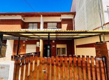 Casa de 4 ambientes, Mar del Tuyú · Triplex Al Frente en Mar del Tuyu 