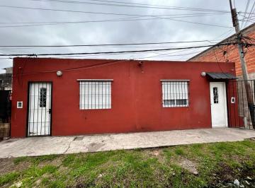 Casa · 80m² · 3 Ambientes · Dean Funes 7000, Dos Casas en Venta, un Dormitorio c/u