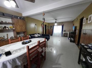 Casa · 122m² · 5 Ambientes · 2 Unidades en Lote de 9.40x13 m en Tigre Esq. Puerto Rico - Agua Corriente Gas Natural y Cloacas