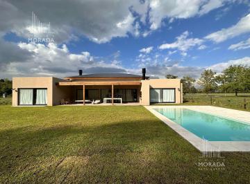 Casa · 265m² · 5 Ambientes · 4 Cocheras · Venta Casa 5 Ambientes Barrio Cerrado Tessalia