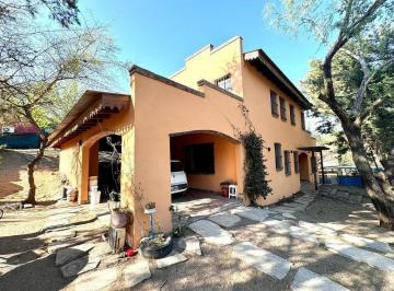 Casa · 194m² · 5 Ambientes · 2 Cocheras · Casa en Venta 3 Dorm., 2 Baños. B° Villa del Lago, Villa Carlos Paz.
