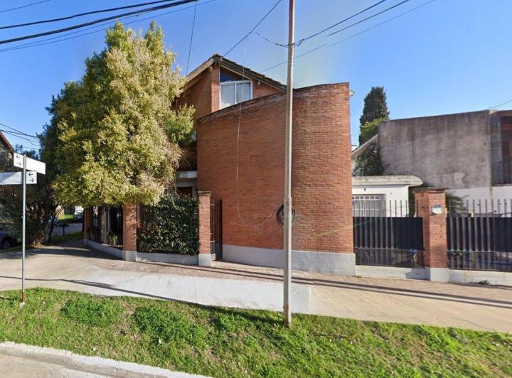 Casa · 110m² · 4 Ambientes · 1 Cochera