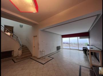 Casa · 280m² · 10 Ambientes · Casa en Venta en Barrio Centro.4 Dorm.. Cochera