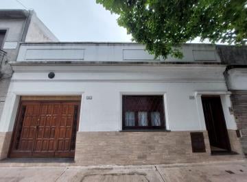 Casa de 4 ambientes, Parque Avellaneda · Casa 4 Ambientes con Cochera y Terraza.