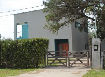 Casa de 4 ambientes, La Plata · Casa en Venta de 3 Dorm. y Escritorio Barrio El Rodeo (30 E/ 308 y 309).