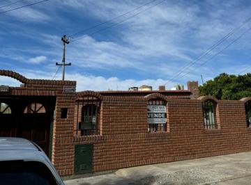 FRI-FRI-1013_2 · Venta Casa 4 Amb, 670 m², Bº 26 de Junio, Caleta Olivia