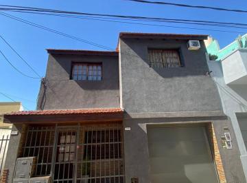 PH · 145m² · 4 Ambientes · 1 Cochera · Venta PH Tipo Casa Al Frente 4 Ambientes Garage Quincho 3 Dorm. 2 Baños - Vicente Lopez - Vill