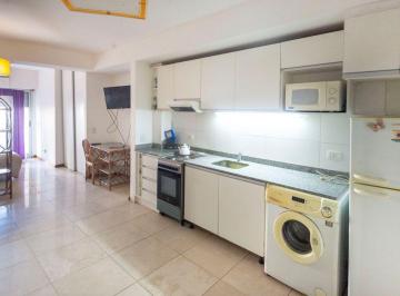 Departamento de 1 ambiente, San Telmo · Monoambiente Al Contra Frente con Balcón + Amueblado + Amenities