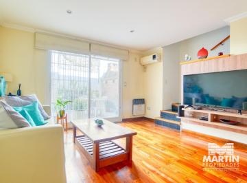 Casa · 80m² · 4 Ambientes · 1 Cochera · Dúplex en Olivos 4 Amb, con Cochera y Patio con Parrilla.