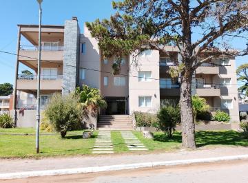 Departamento · 55m² · 2 Dormitorios · 1 Cochera · Pinamar - Complejo con Piscina Solares V - Enero 2027