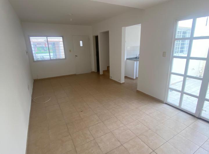 Casa · 70m² · 5 Ambientes · 1 Cochera