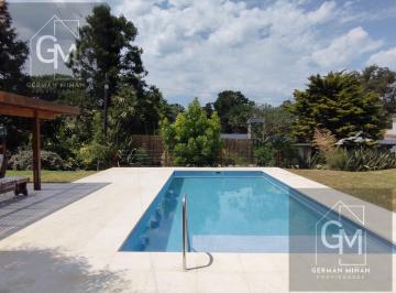Casa · 265m² · 8 Ambientes · 2 Cocheras · Regia Casa Para Dos Familias en Pinamar
