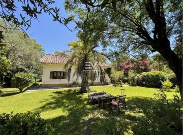 Casa · 100m² · 12 Ambientes · 5 Cocheras · Venta. Villa Sierras de Oro (Entre Cba y Carlos Paz). Espectacular Casa con Gran Parque. Tranquilid