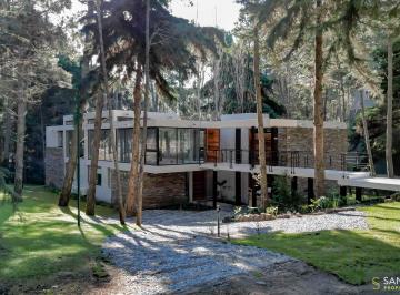 Casa de 6 ambientes, Cariló · Carilo, Casa Premium Minimalista en Venta en Barrio Constancia