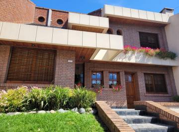 Casa de 5 ambientes, Morón · Excelente Chalet de 5 Amb. Sobre Calle Cortada a m del Centro de Haedo