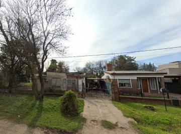 Terreno · 55m² · 3 Ambientes · 1 Cochera · Terreno con Casa a Reciclar - Castelli 1300 - Funes Santa Fe | Venta