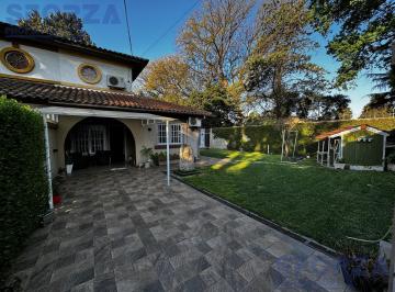 Casa · 100m² · 5 Ambientes · 2 Cocheras · Casa en Venta en Barrio El Cortijo