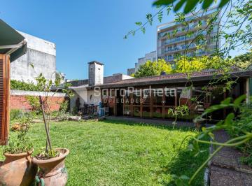 Terreno · 151m² · 4 Ambientes · 1 Cochera · Venta Casa 4 Ambientes en Morón.
