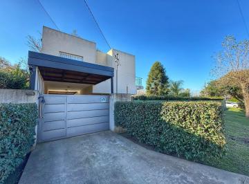 Casa · 190m² · 5 Ambientes · 3 Cocheras · Venta - Casa 4 Dorm. Roldan