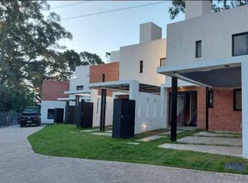 Casa · 145m² · 4 Ambientes · Casa en Villa Rivera Indarte 3 Dorm. 2 Baños con Seguridad
