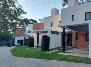 Casa · 145m² · 4 Ambientes · Casa en Villa Rivera Indarte 3 Dorm. 2 Baños con Seguridad